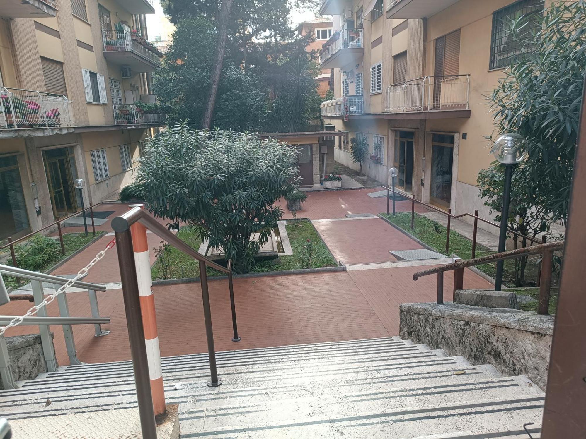 Appartamento Per 4 In Via Tiburtina, Wi-Fi, Metro B E Bus Per Il Centro E La Sapienza Rome Exterior photo